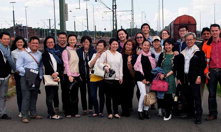 Group photo of TLI – AP students at site visit.